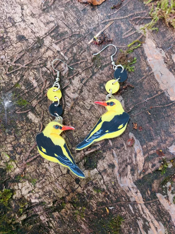 boucle d'oreilles L - loriot II - plastique dingue et crayons - 2025 (vendu)