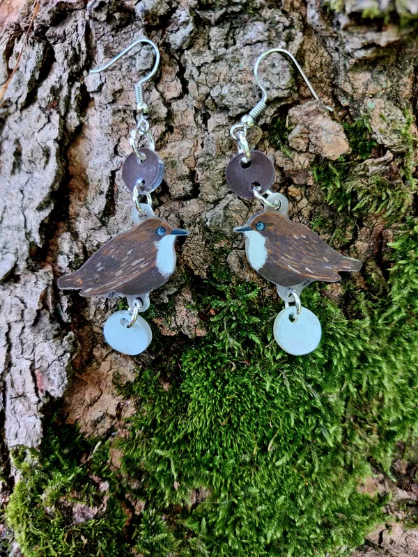 boucle d'oreilles M - cincle plongeur - plastique dingue et crayons - 2025 (vendu)